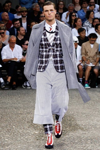 Moncler Gamme Bleu / - 2015